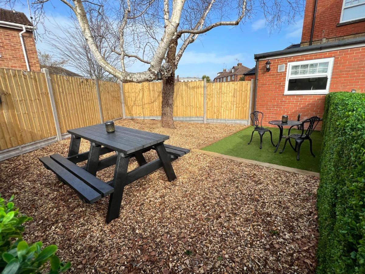 1 Bed / 1 Sofa Bed 'Scandi' Style Ground Floor Apartment Yeovil Exterior photo